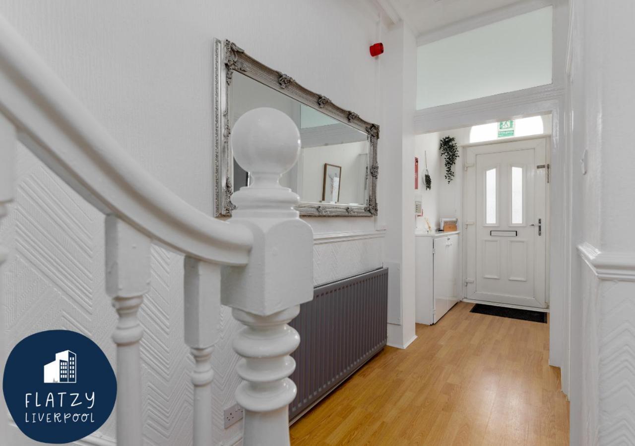 Flatzy - 6 Bed Oasis Close To Football Stadiums Ливерпуль Экстерьер фото